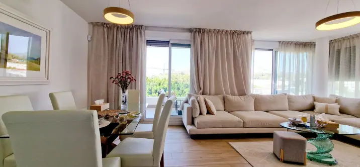 Sale of middle floor apartment in Nueva Andalucía 3
