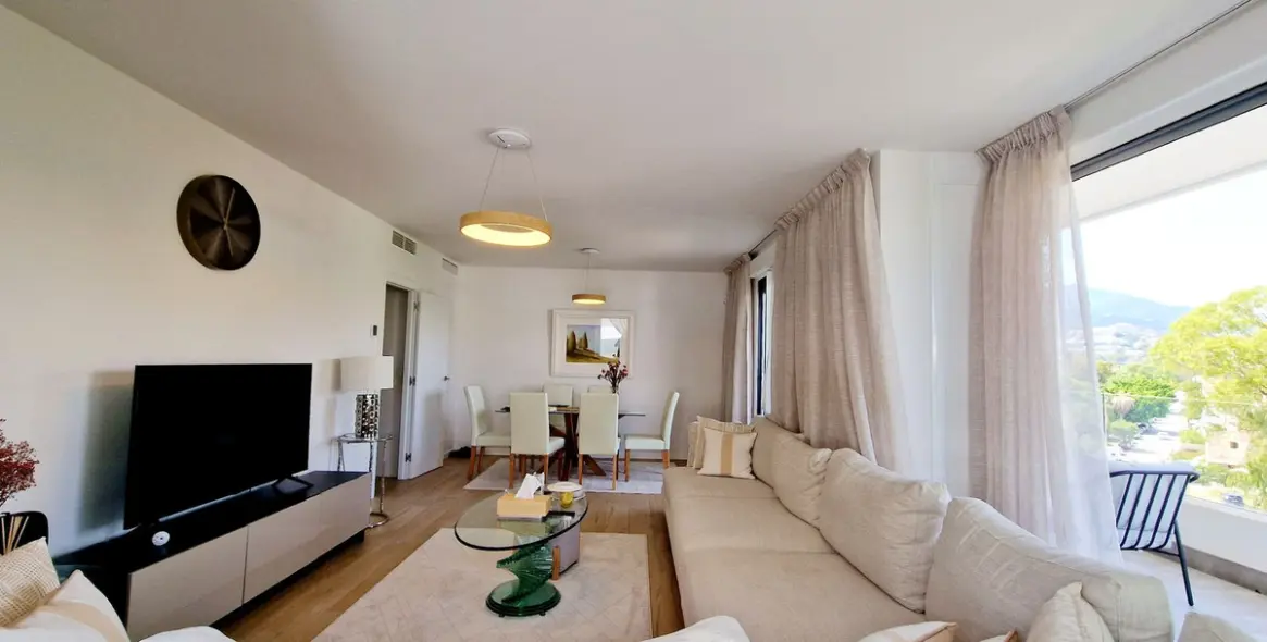 Venta de apartamento en planta media en Nueva Andalucía 5