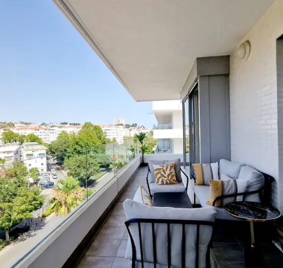 Sale of middle floor apartment in Nueva Andalucía