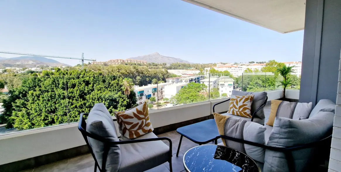 Venta de apartamento en planta media en Nueva Andalucía 7