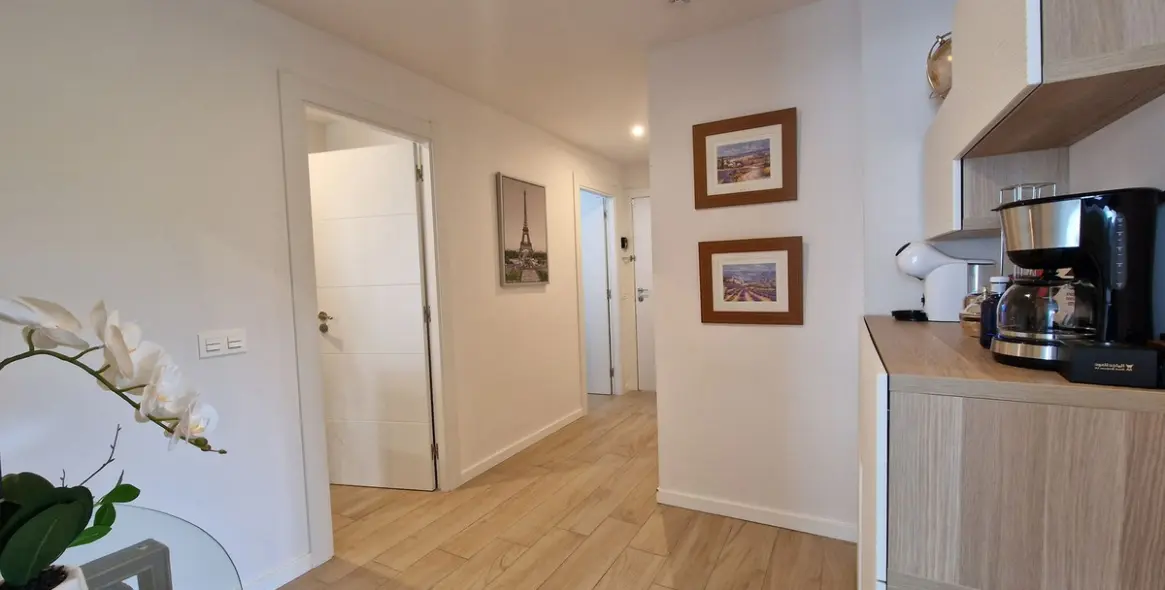 Venta de apartamento en planta media en Nueva Andalucía 19