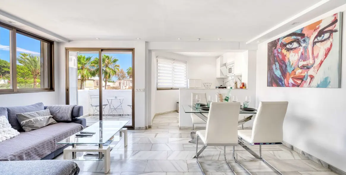 Sale of penthouse duplex in Elviria 5