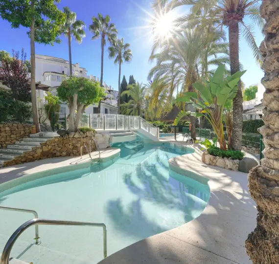 Sale of penthouse duplex in Elviria