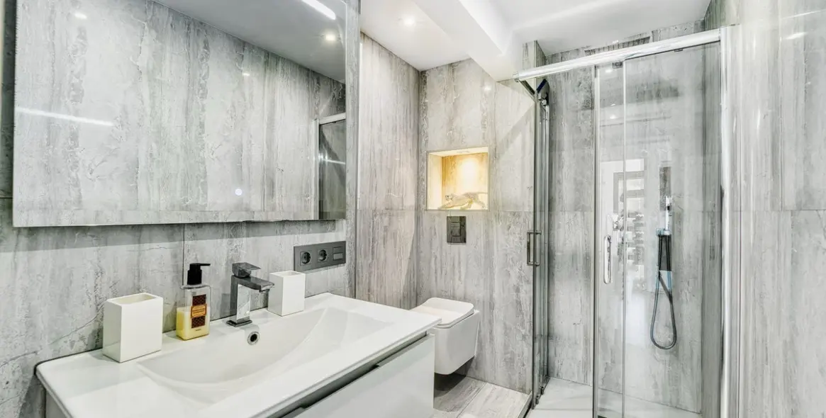 Sale of penthouse duplex in Elviria 11