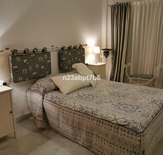 Sale of middle floor apartment in Aloha