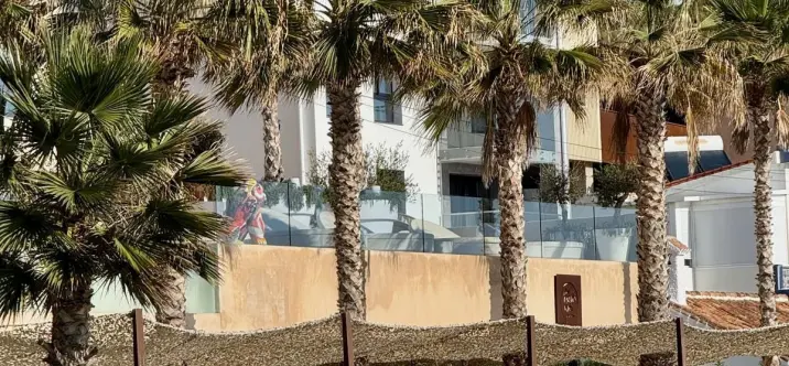 Sale of middle floor apartment in Fuengirola 2