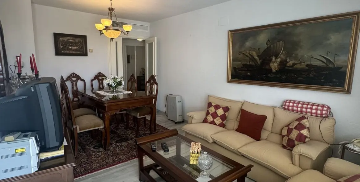 Продажа апартаментов на среднем этаже в Las Chapas 3