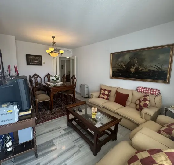 Продажа апартаментов на среднем этаже в Las Chapas