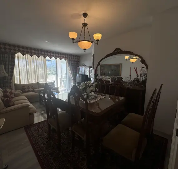 Продажа апартаментов на среднем этаже в Las Chapas