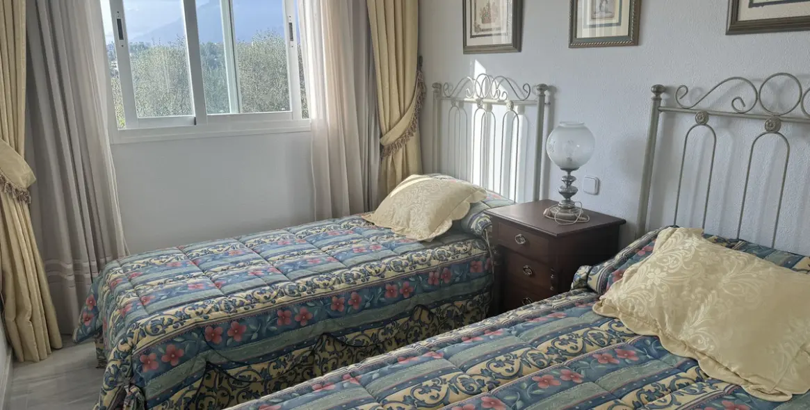 Продажа апартаментов на среднем этаже в Las Chapas 19