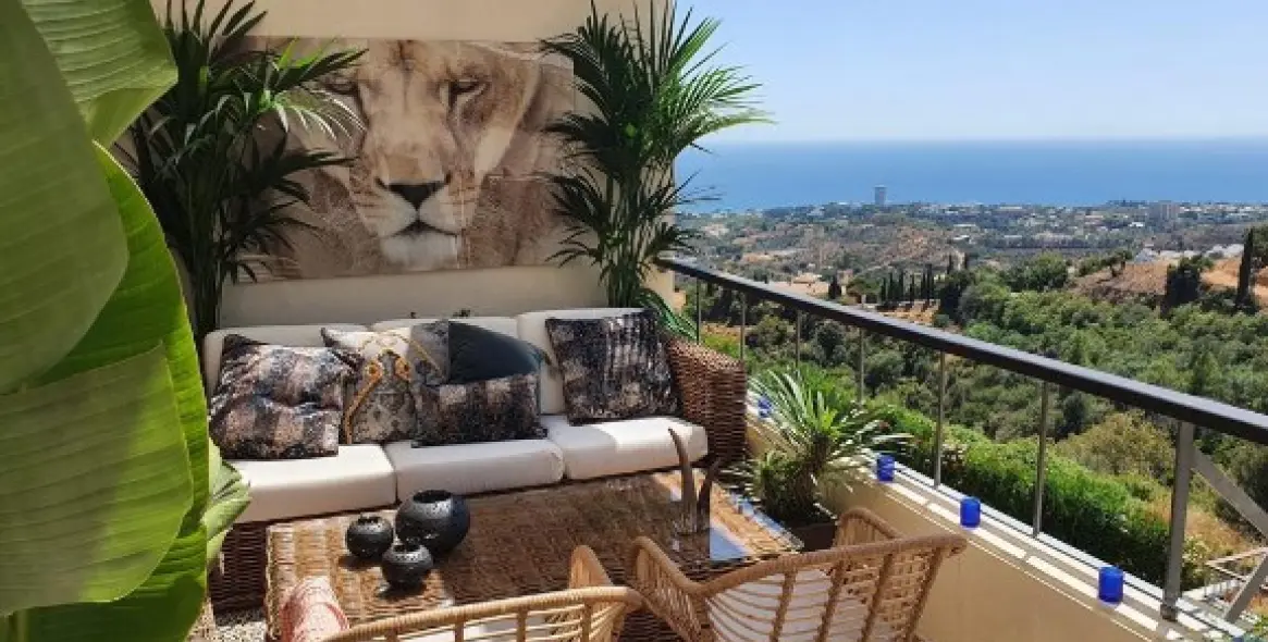 Long-term rent of middle floor apartment in Los Monteros 1