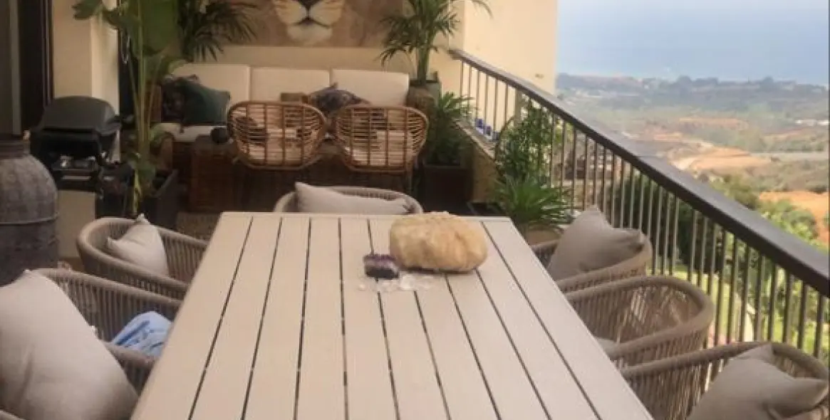 Long-term rent of middle floor apartment in Los Monteros 2