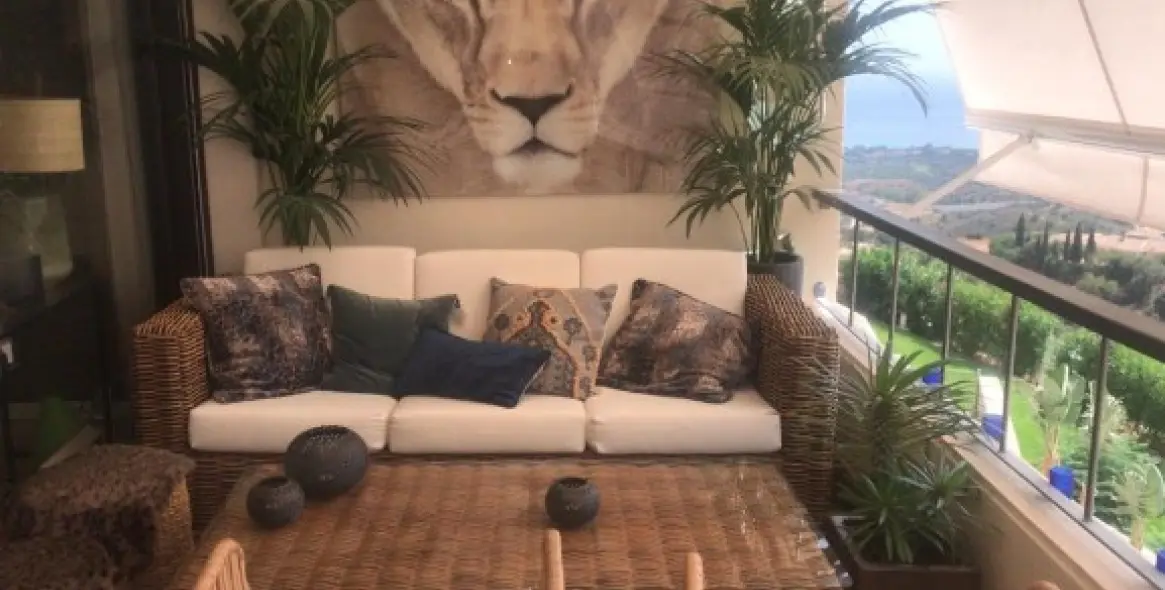 Long-term rent of middle floor apartment in Los Monteros 12