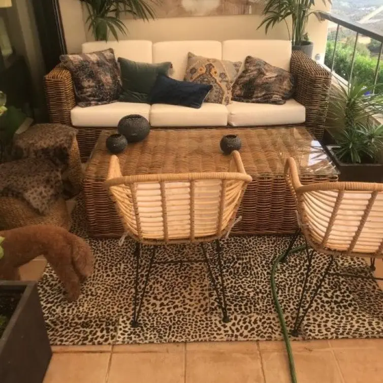 Venta de apartamento en planta media en Los Monteros