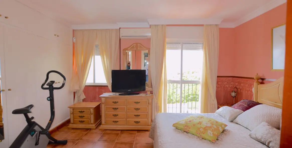 Продажа таунхауса в Altos de los Monteros 15