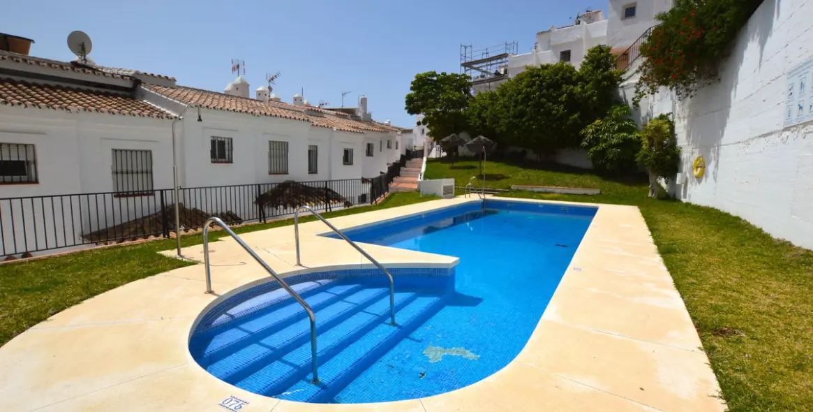 Venta de adosado en Altos de los Monteros 25