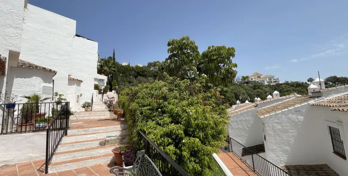 Venta de adosado en Altos de los Monteros 28