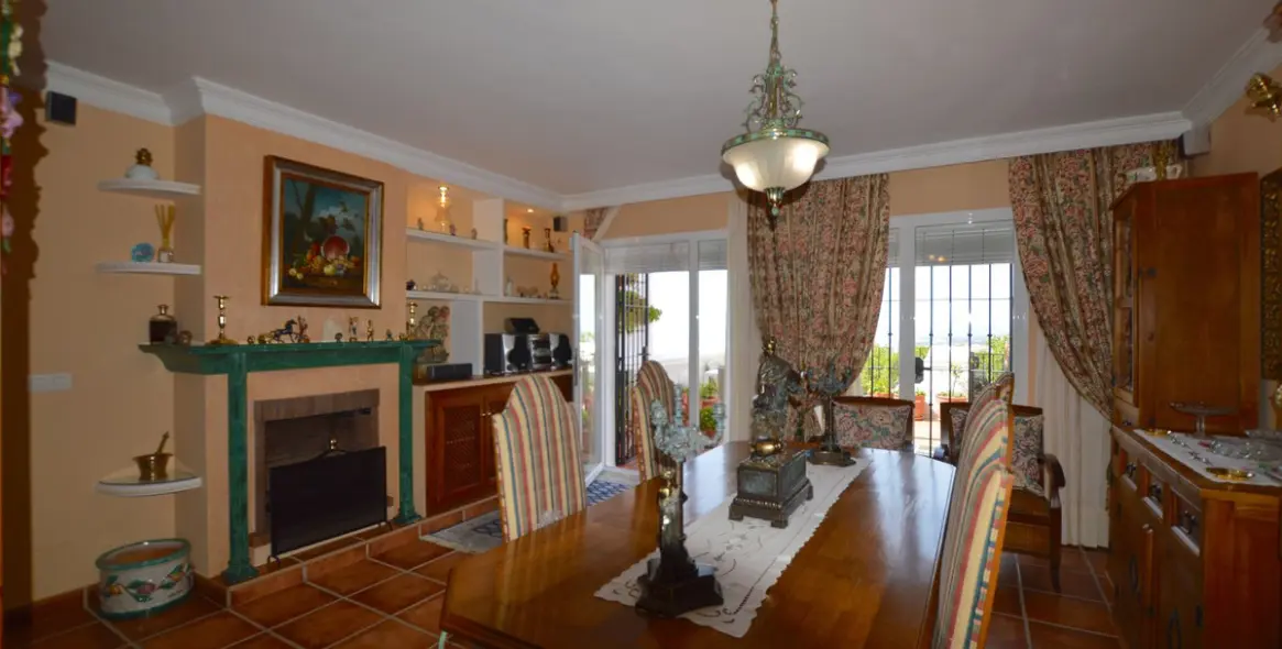 Venta de adosado en Altos de los Monteros 38