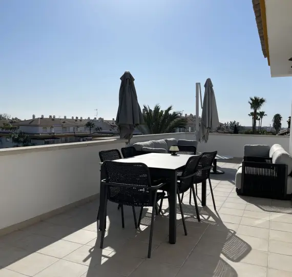 Sale of penthouse in Nueva Andalucía