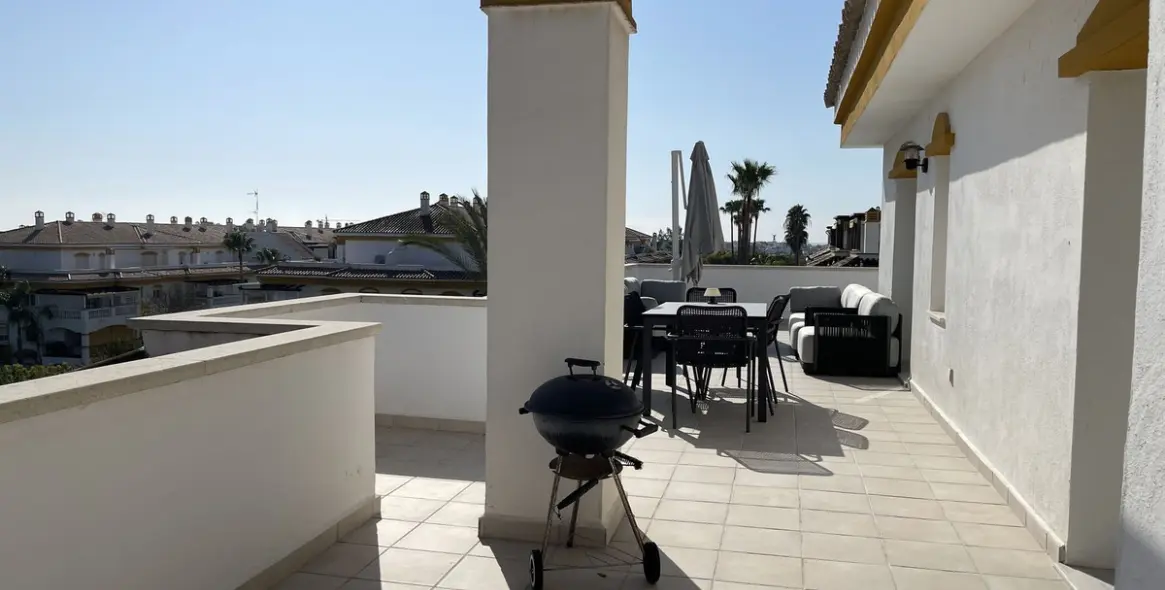 Sale of penthouse in Nueva Andalucía 4