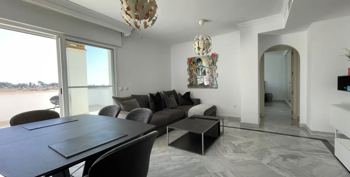 Sale of penthouse in Nueva Andalucía 10