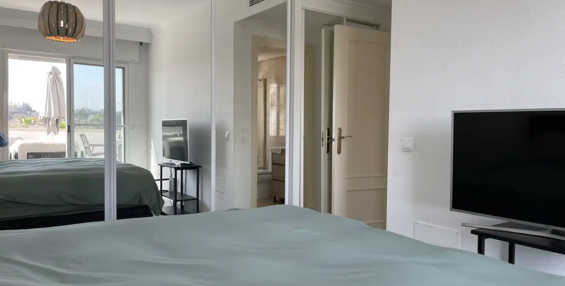 Sale of penthouse in Nueva Andalucía 17