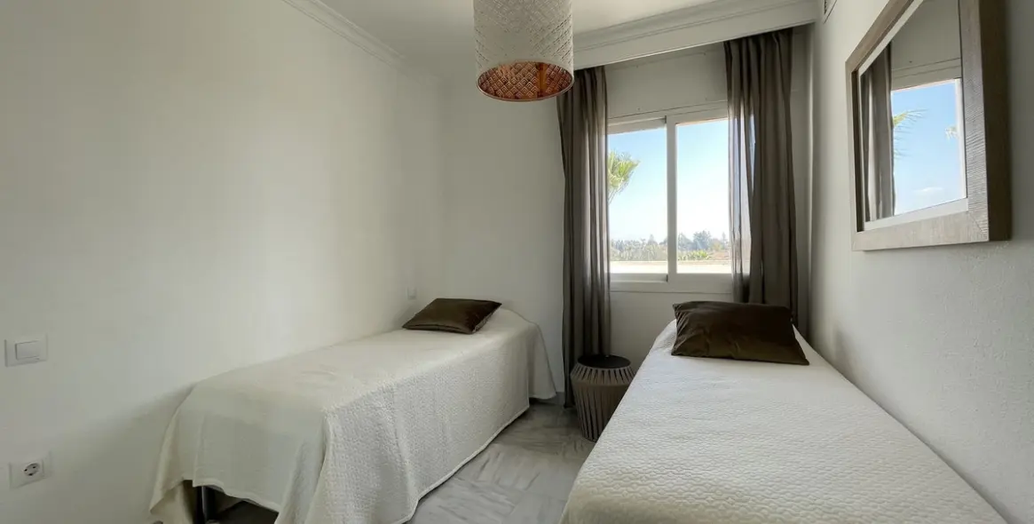 Sale of penthouse in Nueva Andalucía 21