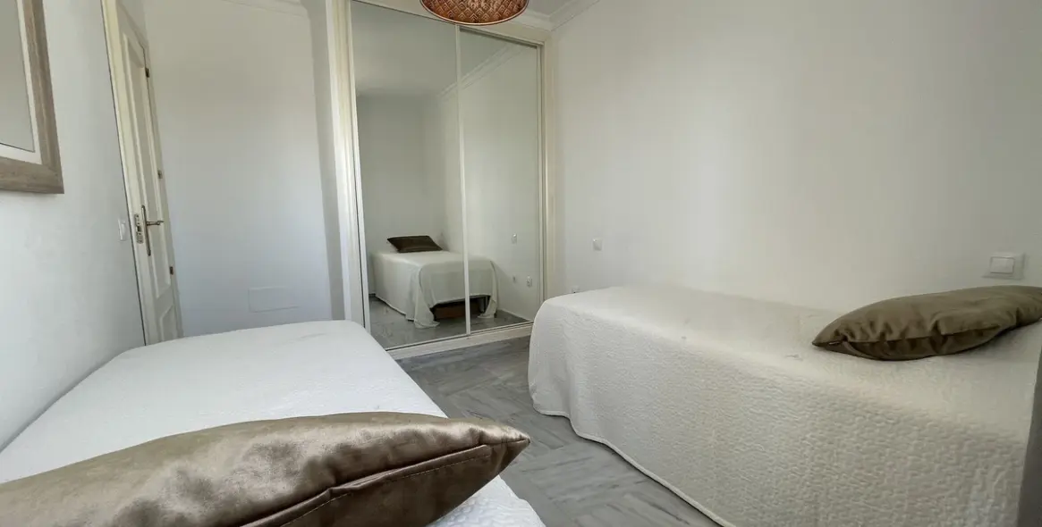 Sale of penthouse in Nueva Andalucía 22