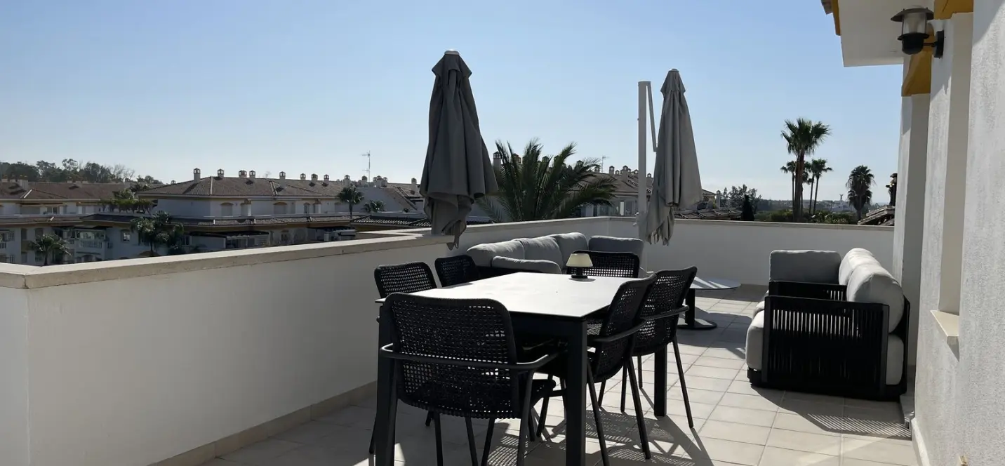 Sale of penthouse in Nueva Andalucía 2