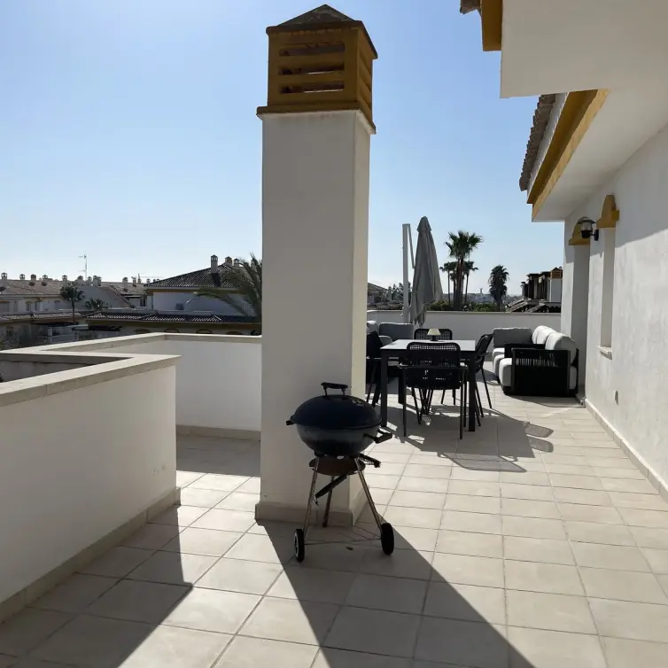 Sale of penthouse in Nueva Andalucía