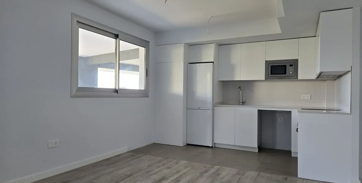 Sale of middle floor apartment in Torremolinos 3