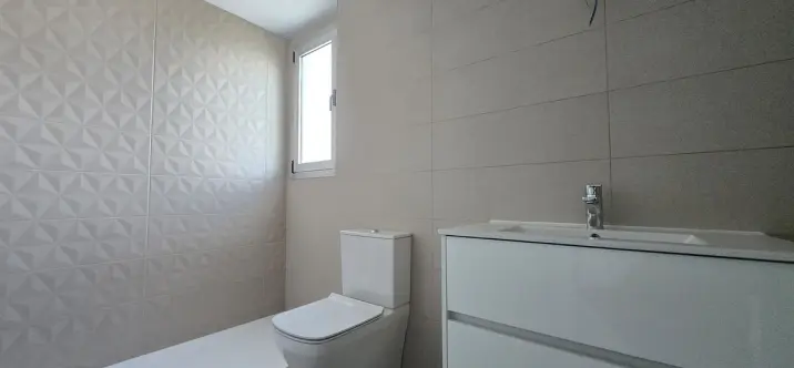 Venta de apartamento en planta media en Torremolinos 3