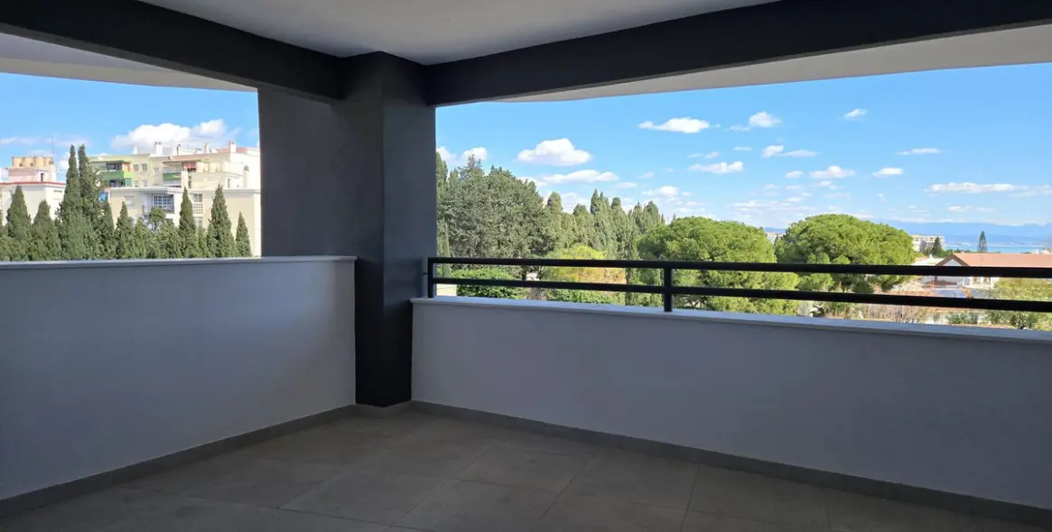 Sale of middle floor apartment in Torremolinos 9