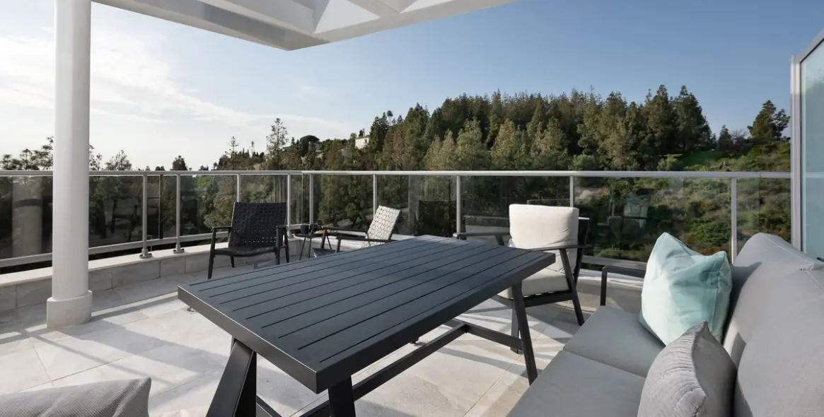 Venta de apartamento en planta media en El Chaparral 16