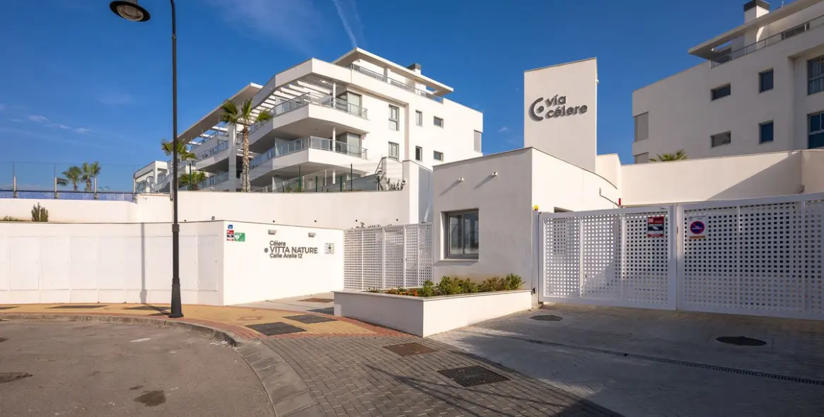 Venta de apartamento en planta media en El Chaparral 43