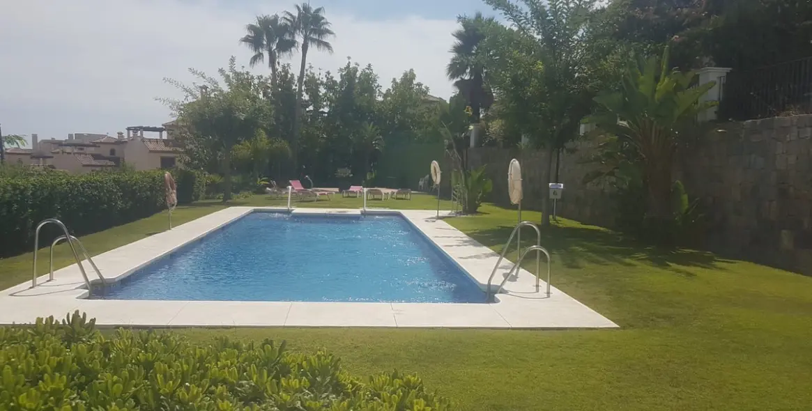 Продажа таунхауса в El Paraiso 15