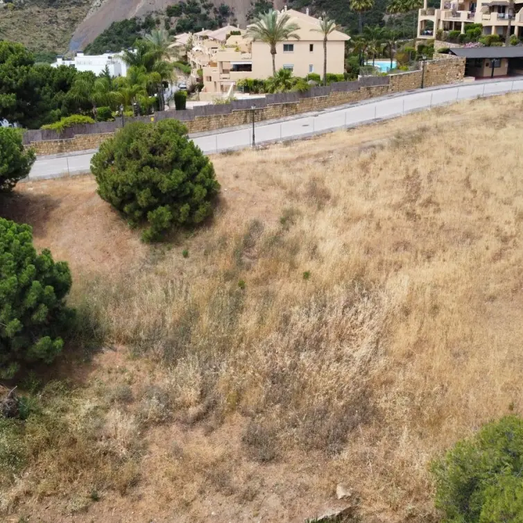 Sale of residential plot in Selwo