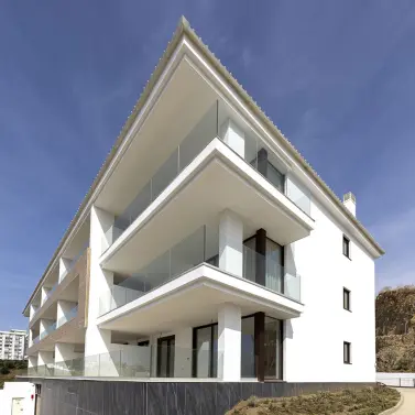 Sale of middle floor apartment in Fuengirola