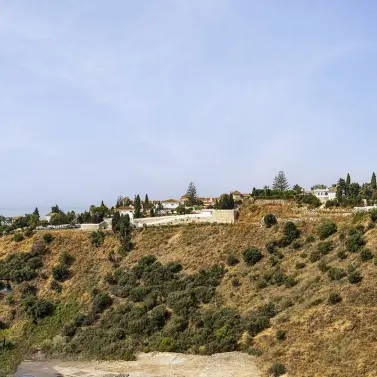 Sale of middle floor apartment in Fuengirola