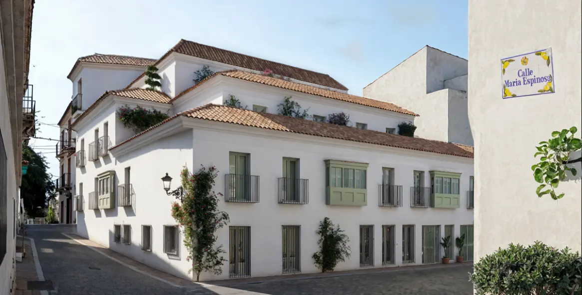 Sale of ground floor apartment in Estepona 1