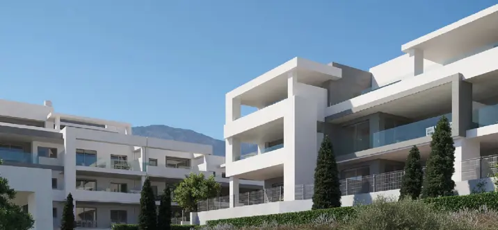 Sale of middle floor apartment in Estepona 2