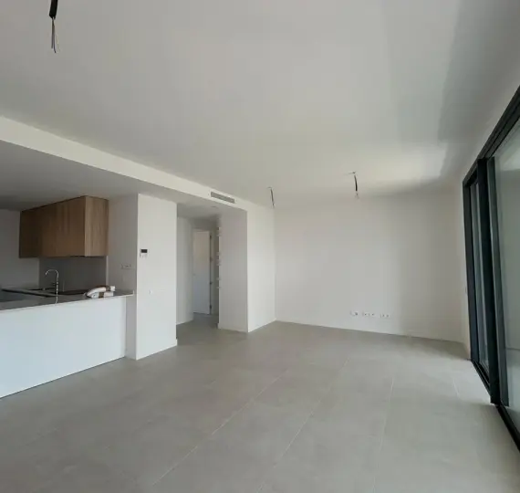 Sale of middle floor apartment in Estepona