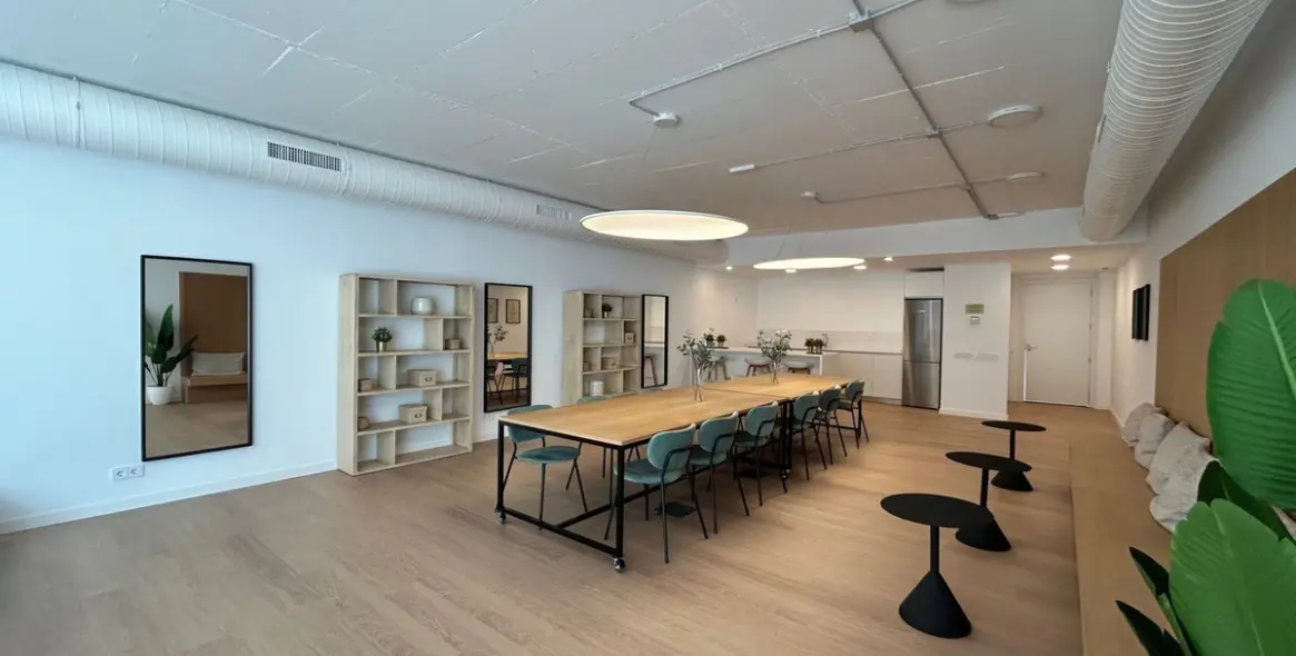 Sale of middle floor apartment in Estepona 19