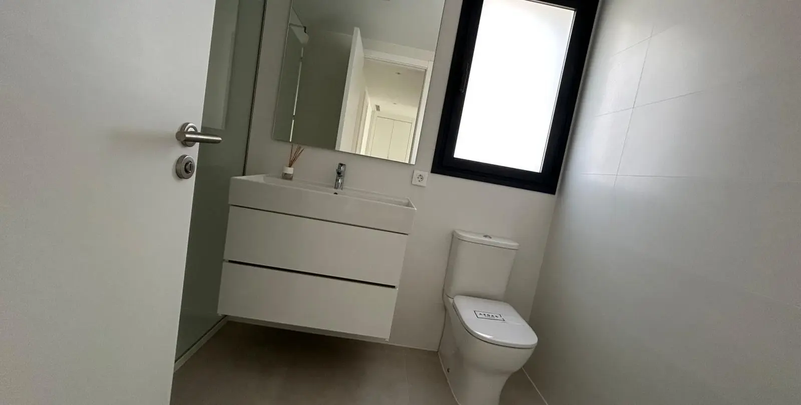 Sale of middle floor apartment in Selwo 9