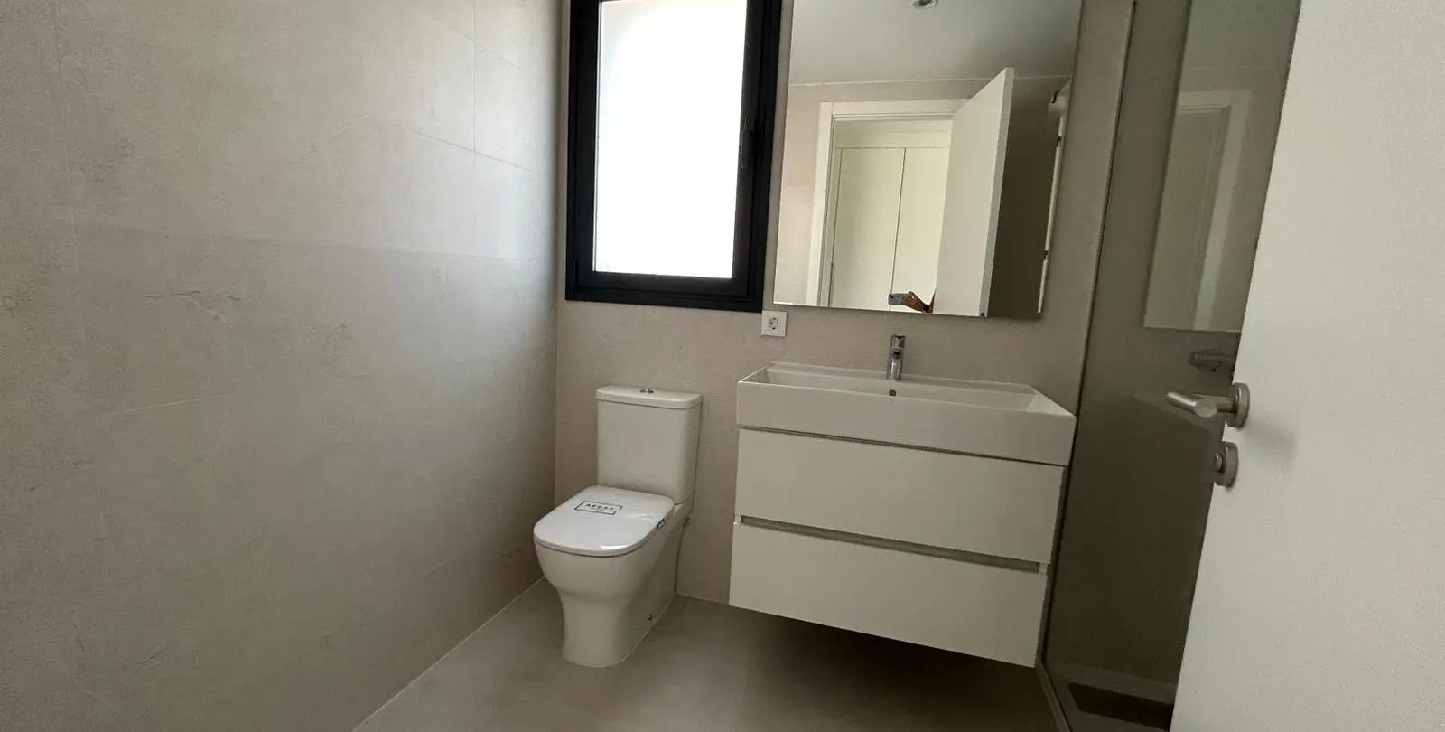 Sale of middle floor apartment in Selwo 10
