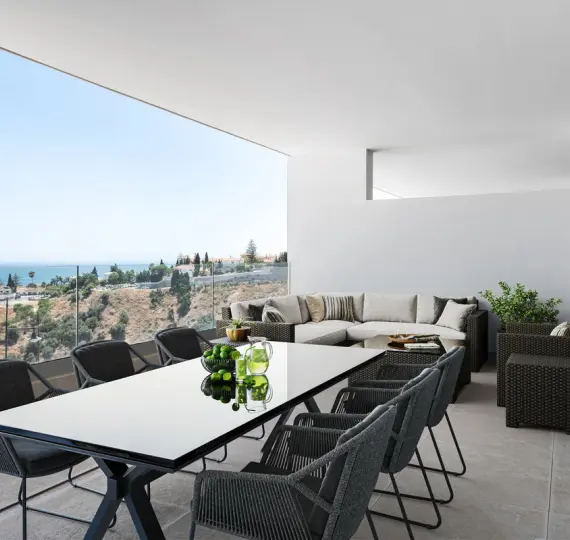 Sale of middle floor apartment in Fuengirola