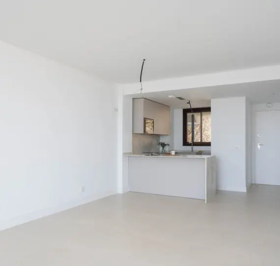 Sale of middle floor apartment in Fuengirola