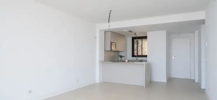 Sale of middle floor apartment in Fuengirola 3