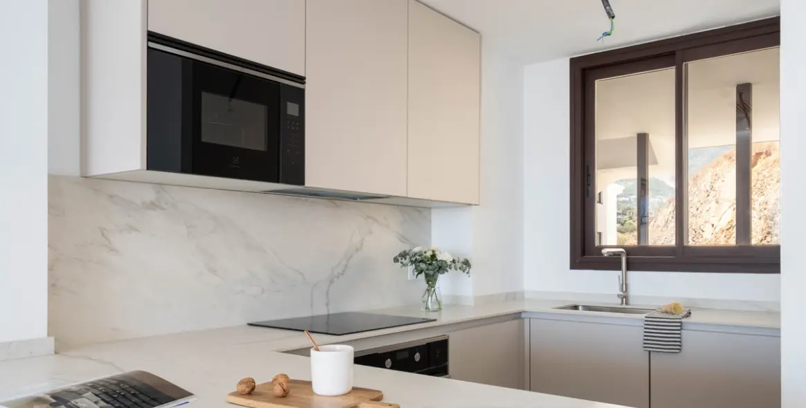 Sale of middle floor apartment in Fuengirola 7