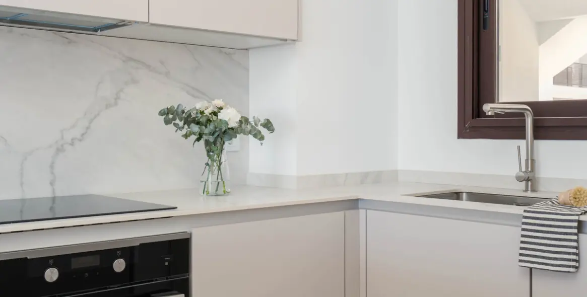 Sale of middle floor apartment in Fuengirola 8